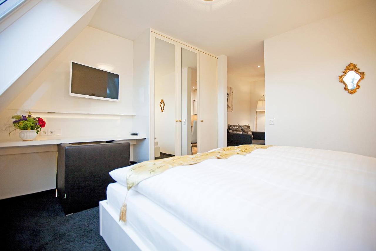 Hotel Krone Ohg Герлинген Екстериор снимка