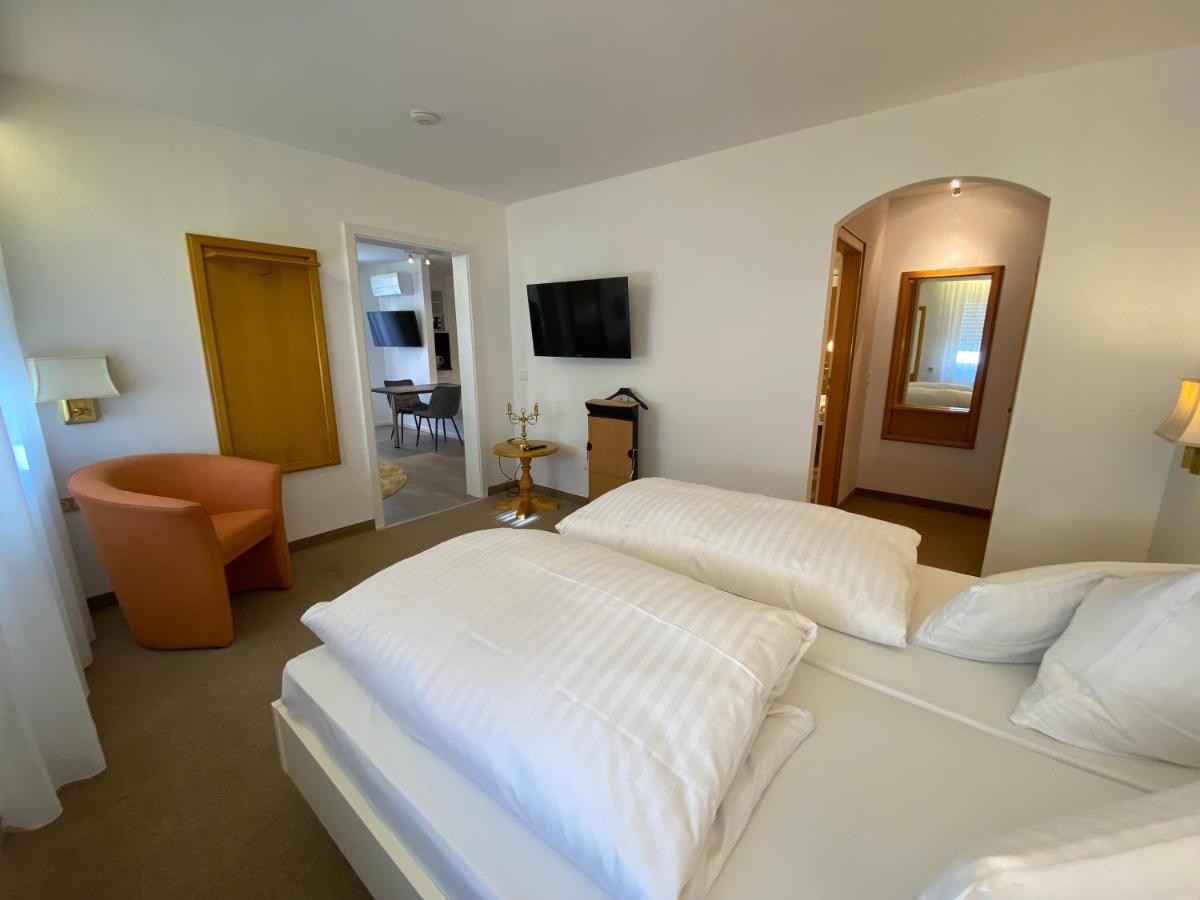 Hotel Krone Ohg Герлинген Екстериор снимка