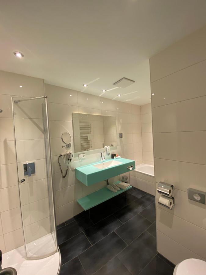 Hotel Krone Ohg Герлинген Екстериор снимка
