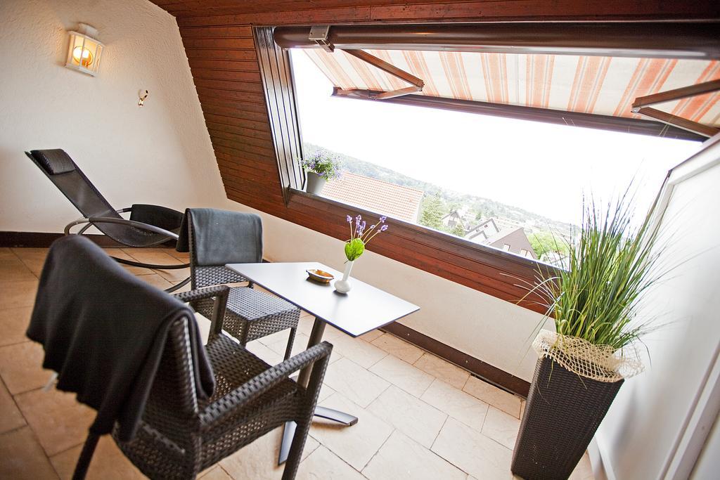 Hotel Krone Ohg Герлинген Стая снимка
