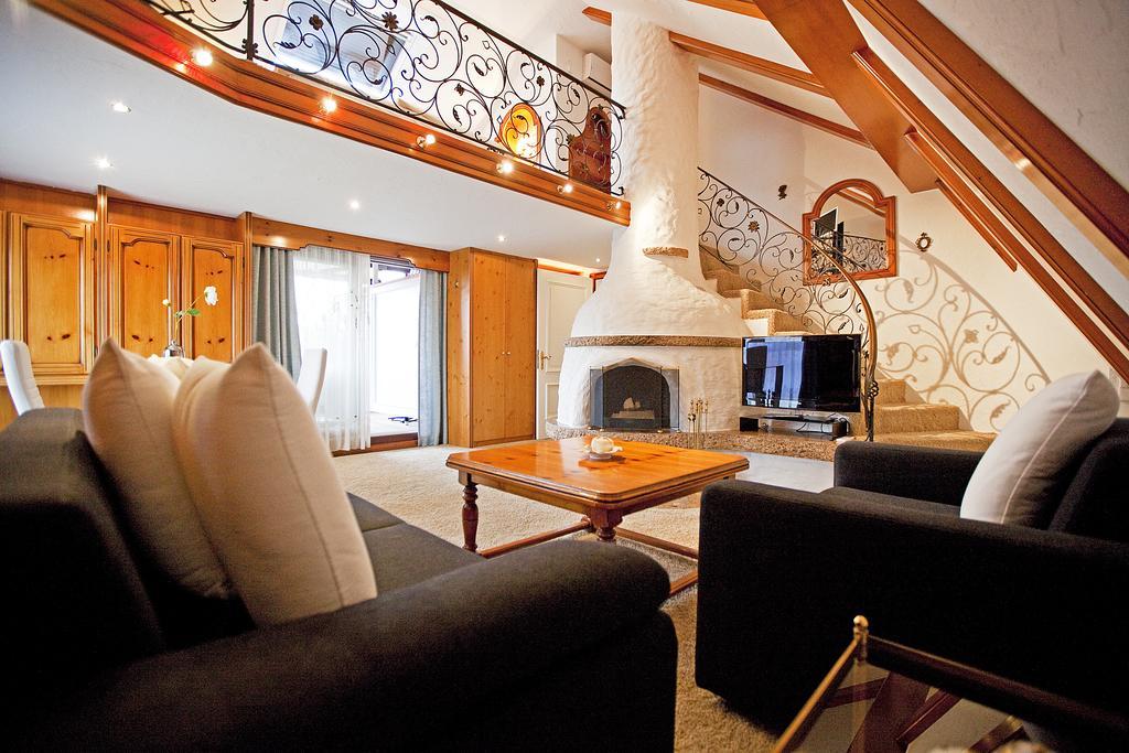 Hotel Krone Ohg Герлинген Стая снимка