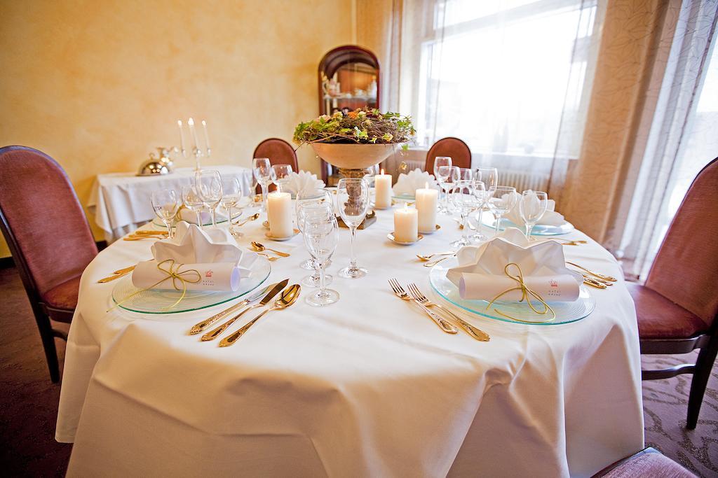 Hotel Krone Ohg Герлинген Екстериор снимка