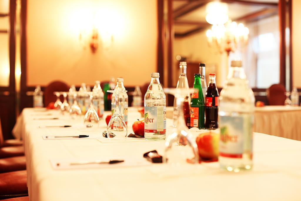 Hotel Krone Ohg Герлинген Екстериор снимка